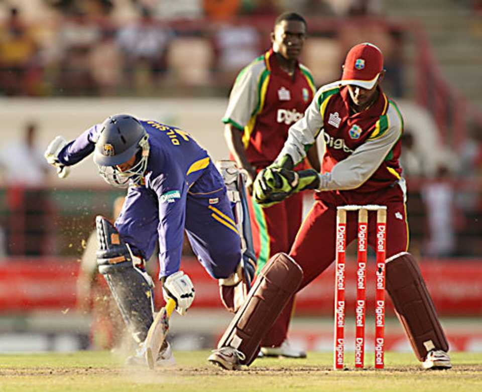 Tillakaratne Dilshan manages to make his crease