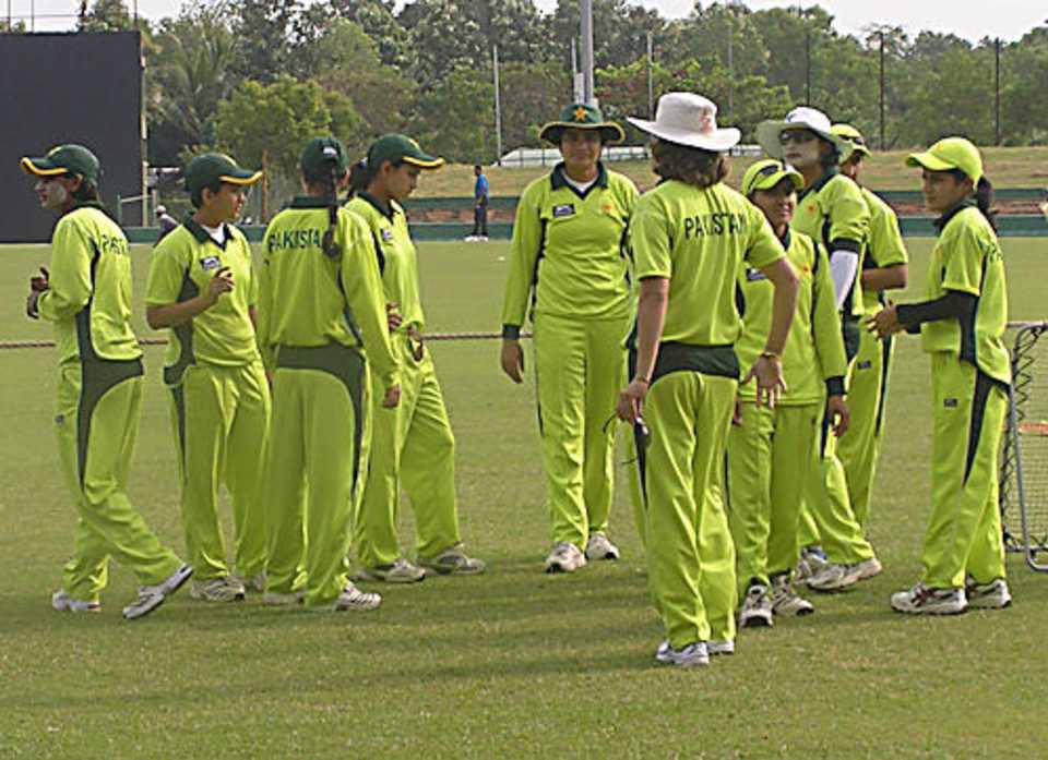 Pakistan players train ahead of their match against Sri Lanka, Sri Lanka v Pakistan, Dambulla, Women's Asia Cup, May 2, 2008