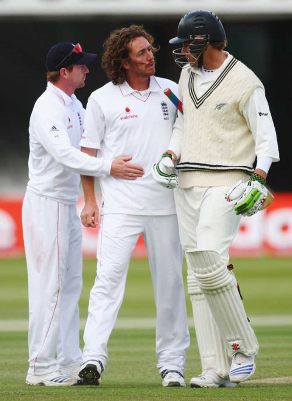 Ryan Sidebottom and Paul Collingwood congratulate Jacob Oram on his innings of 101, England v New Zealand, 1st Test, Lord's, May 19, 2008