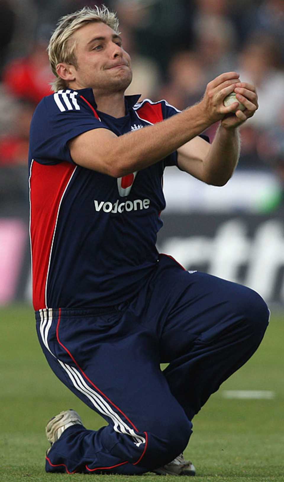 Luke Wright clings onto a fine catch to dismiss Kyle Mills, England v New Zealand, 1st ODI, Chester-le-Street, June 15, 2008