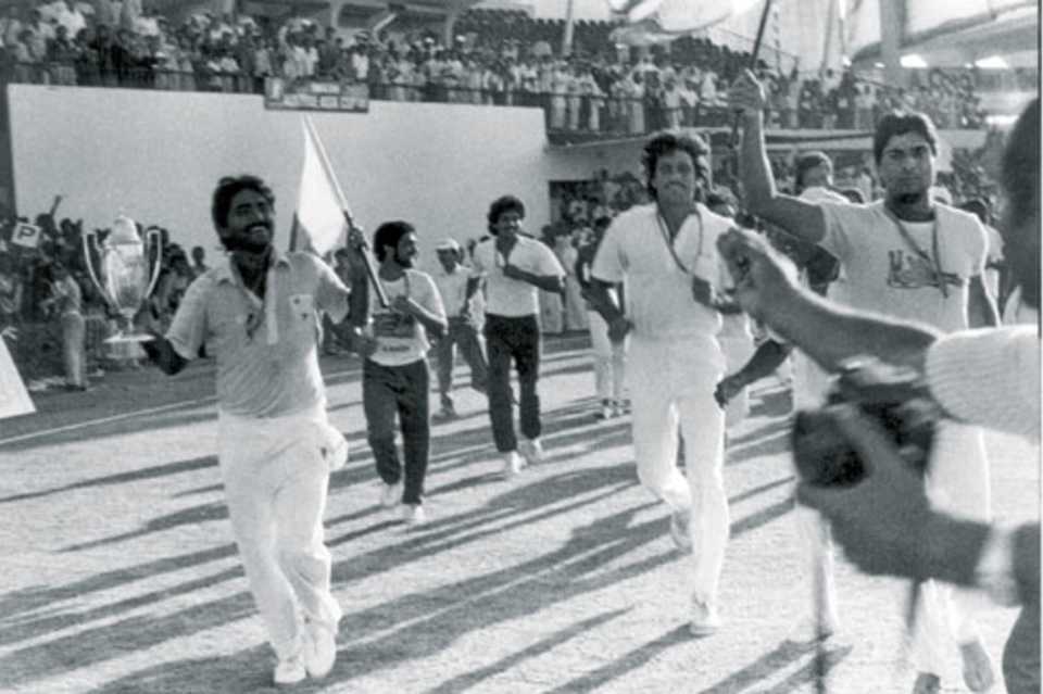 Javed Miandad celebrates after winning the match with a six off the last ball, Pakistan v India, Austral-Asia Cup final, Sharjah, 18 April, 1986 
