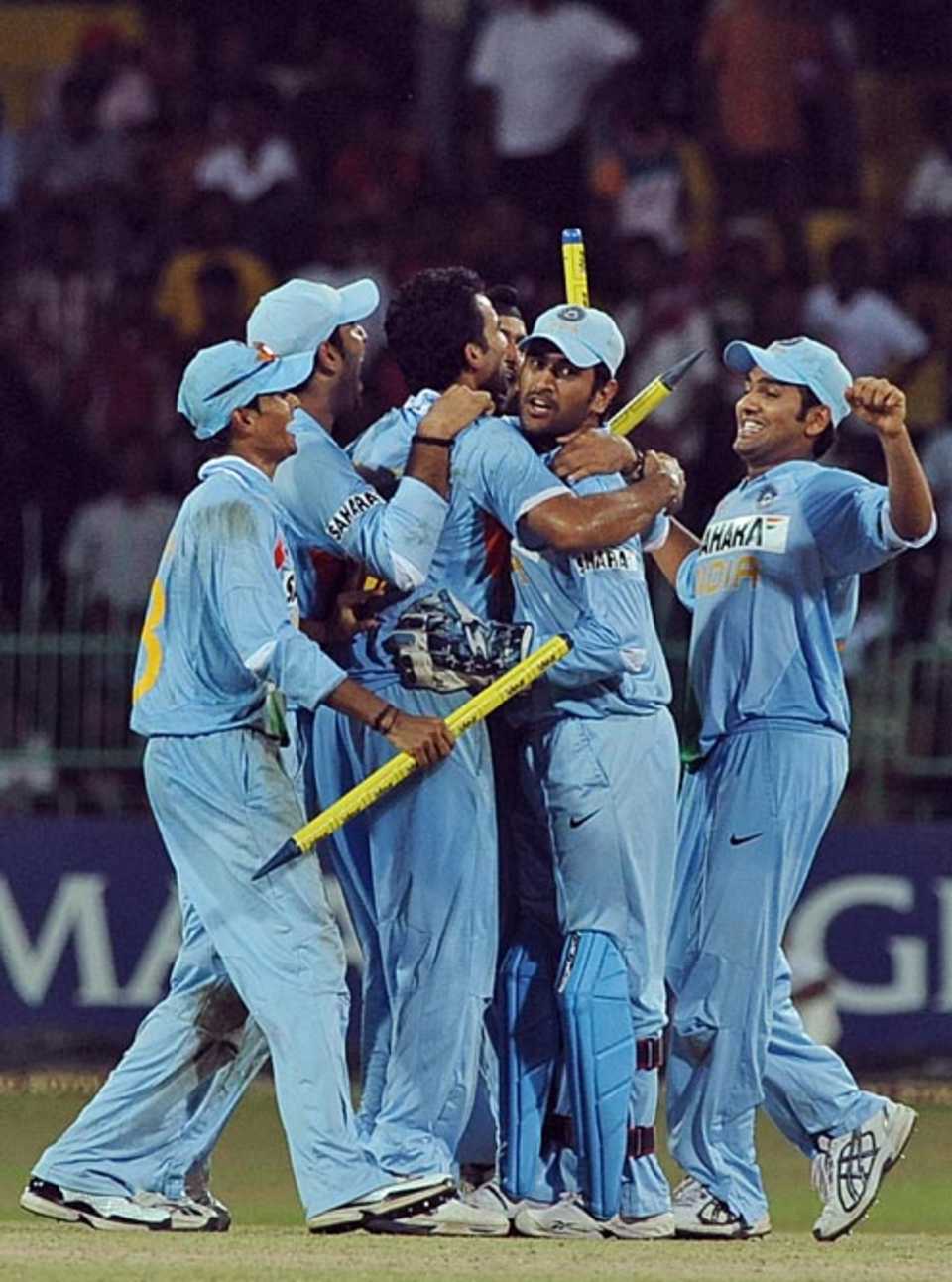 Indian players congratulate each other, Sri Lanka v India, 4th ODI, Colombo, August 27, 2008