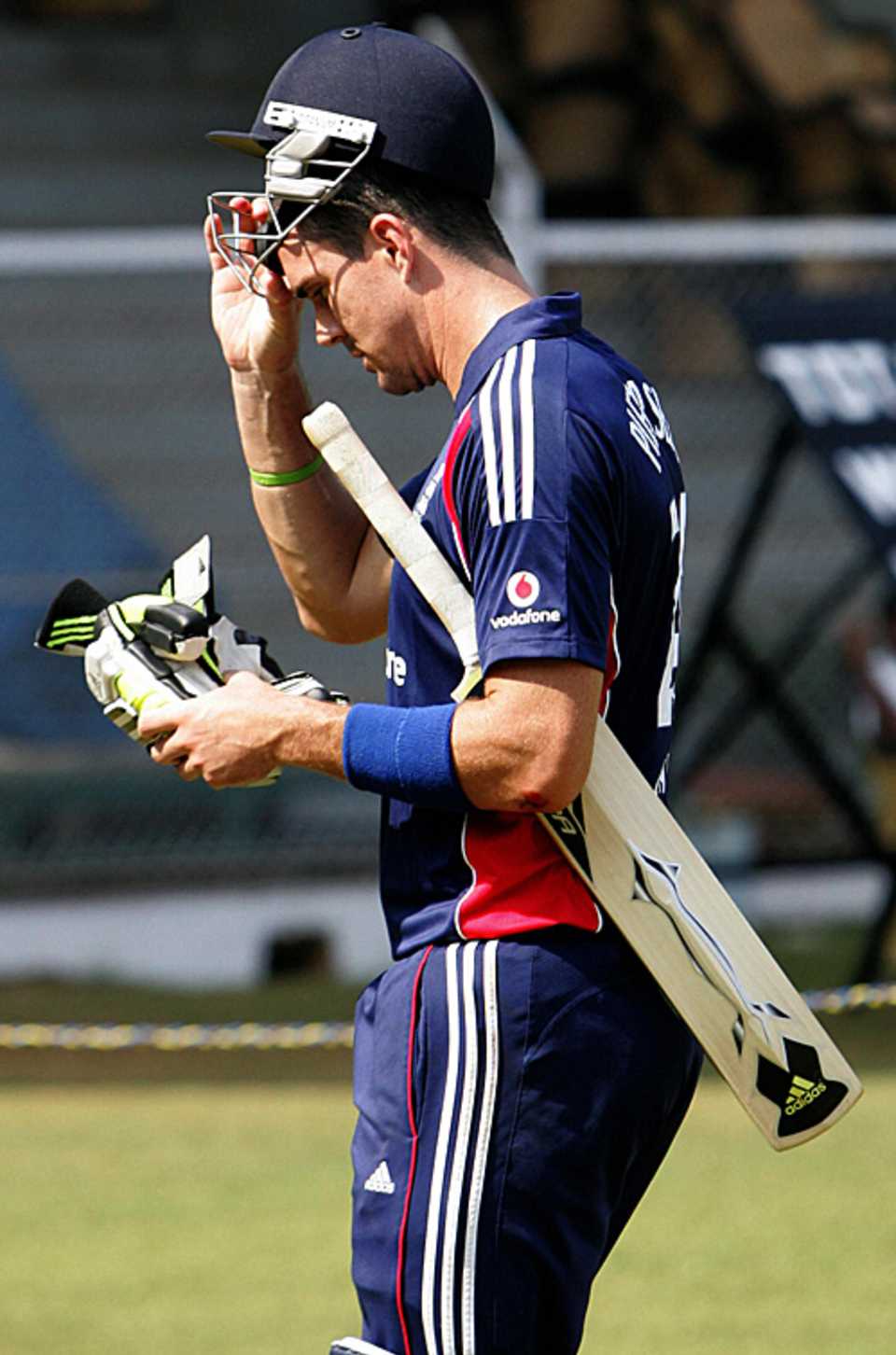 Kevin Pietersen trudges off for a duck, Mumbai Cricket Association President's XI v England XI, Mumbai, November 11, 2008