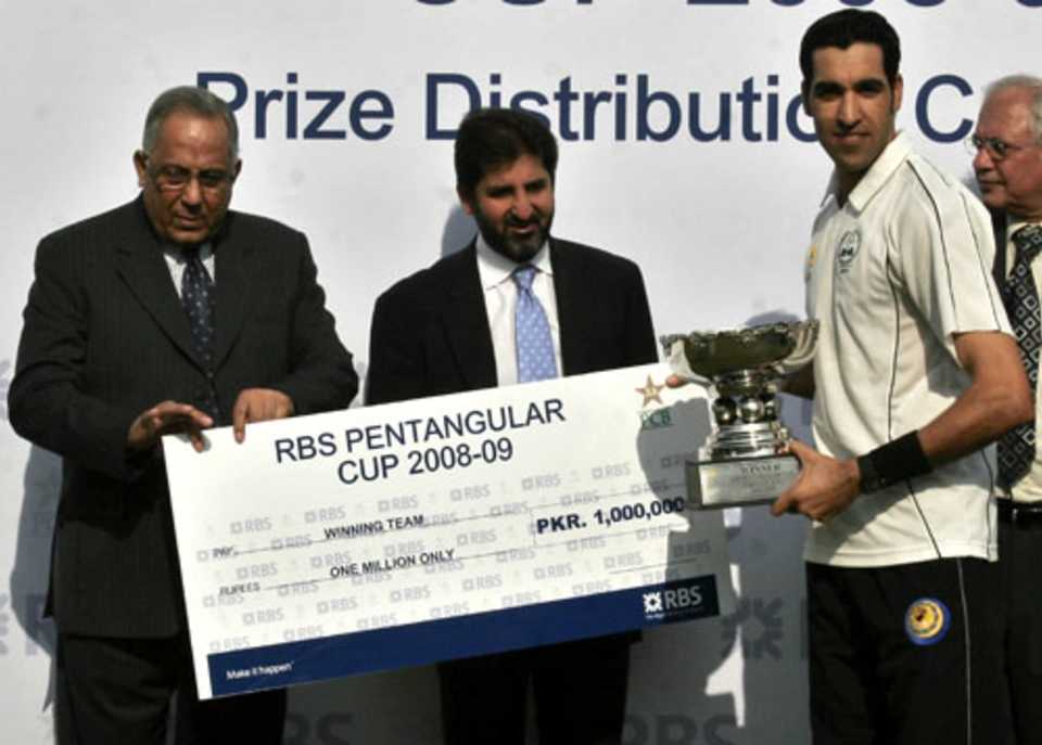 Umar Gul, the North-West Frontier Province captain, receives the Pentangular Cup, NWFP v Baluchistan, Pentangular Cup final, Lahore, November 28, 2008