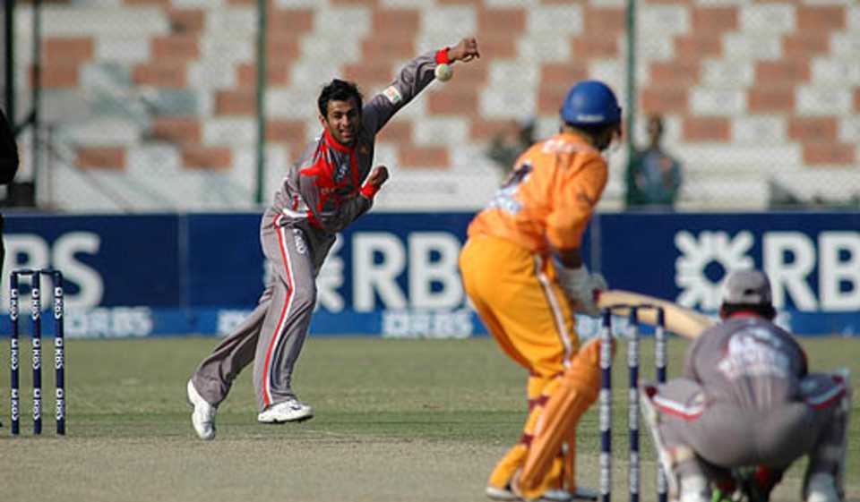 Shoaib Malik took two wickets in Punjab's win