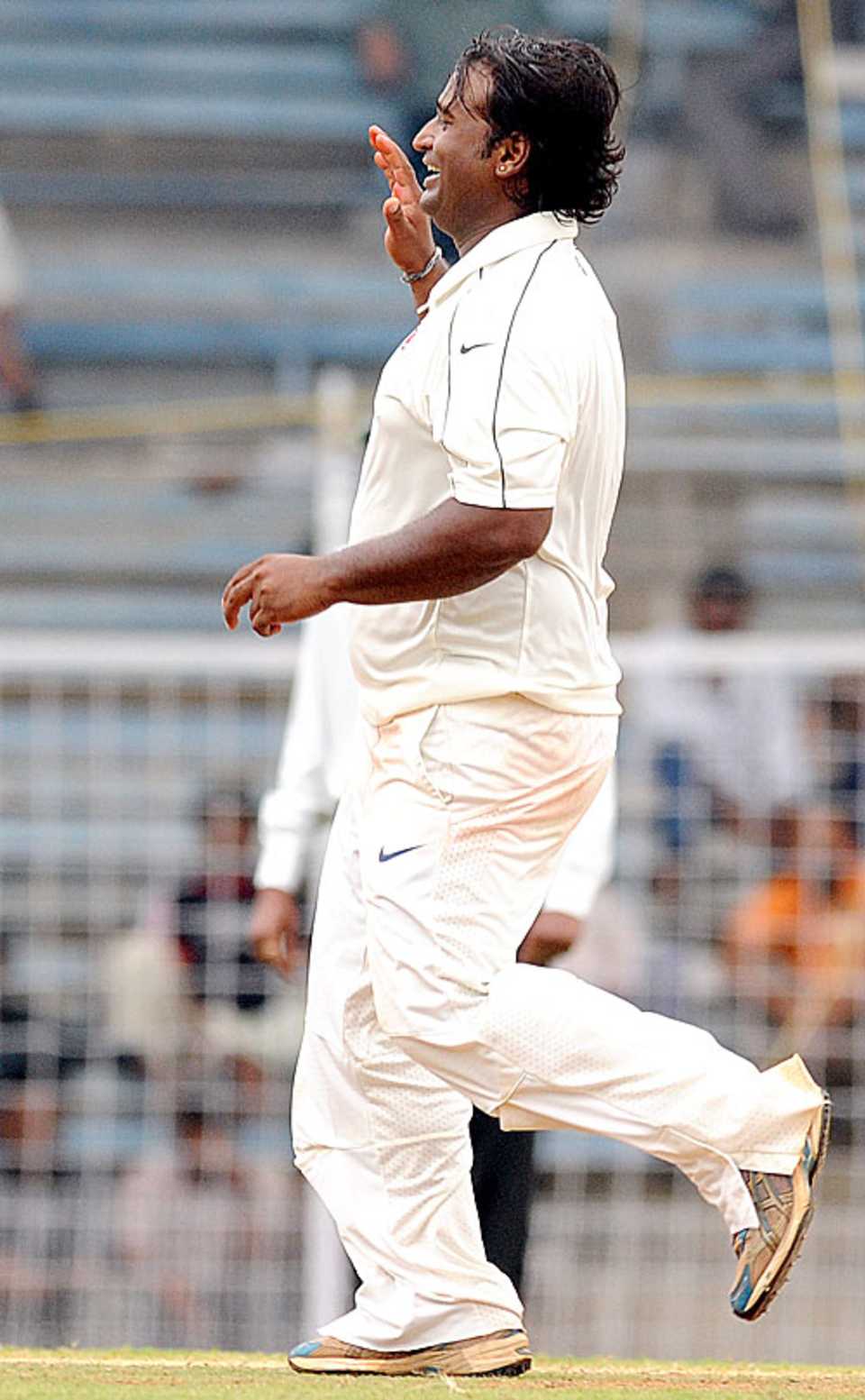 Ramesh Powar took 4 for 108 to seal a spot in the final for Mumbai
