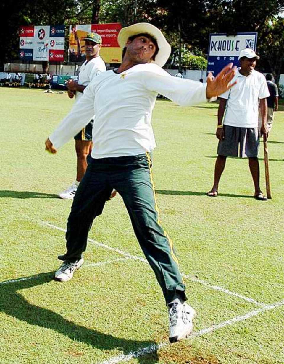 Younis Khan bowls in the nets at the Colombo Cricket Club grounds, 14 March 2006