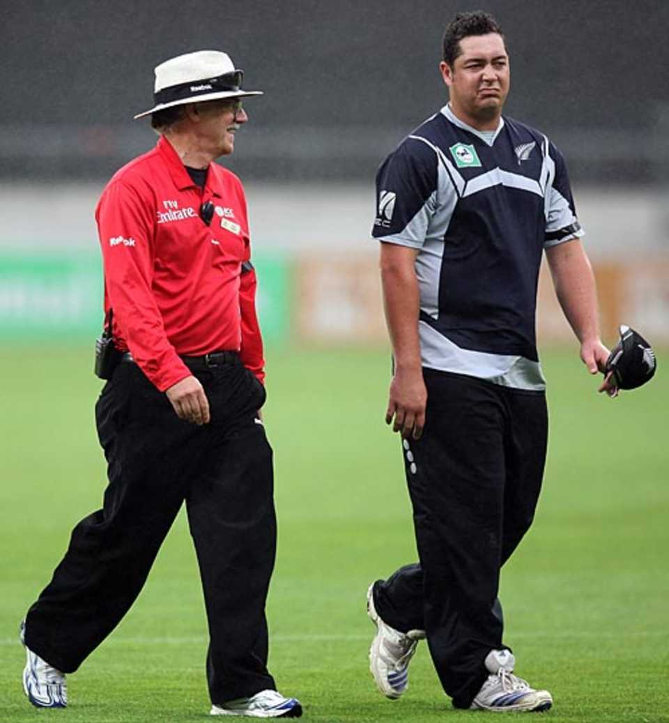 Rain halts play once again, New Zealand v India, 2nd ODI, Westpac Stadium, Wellington, March 6, 2009