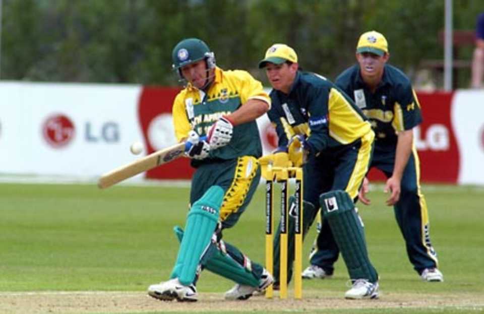 De Kock pulls a delivery through square leg. ICC Under-19 World Cup Super League Group 2: Australia Under-19s v South Africa Under-19s at Lincoln, 28 Jan 2002