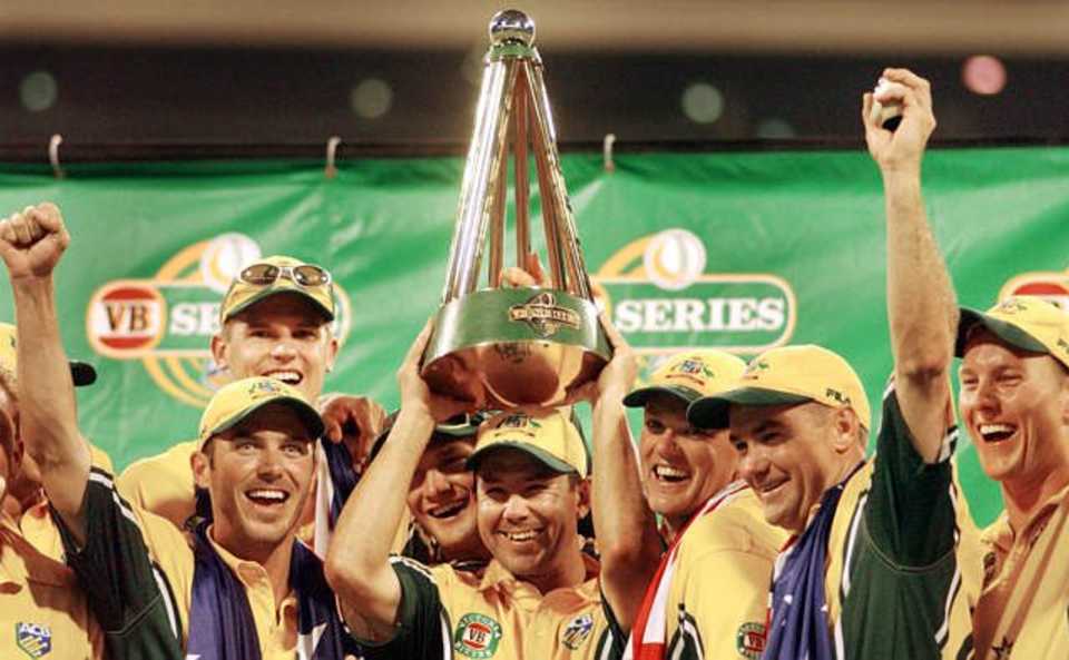 Australian celebrate winning the VB Series series 2-0 after a 5-run victory over England in Melbourne in the second final, 25 Jan 2003