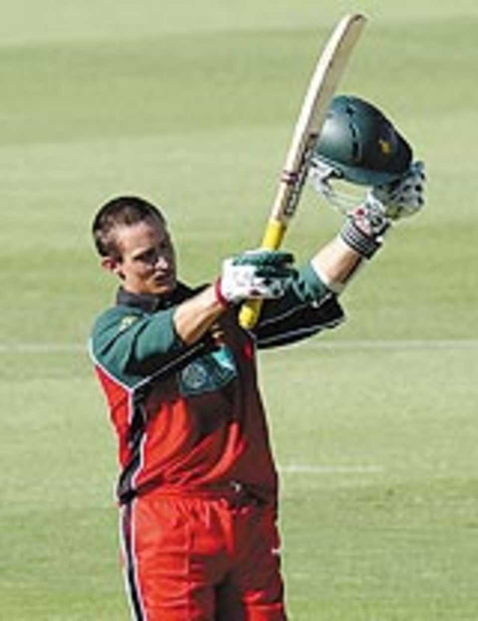 Stuart Carlisle of Zimbabwe celebrates his century, Australia A v Zimbabwe, Perth, 1st January 2004