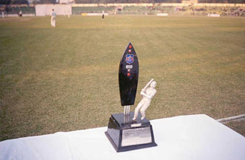 Duleep Trophy being displayed at the KD Singh Babu Stadium, Deodhar Trophy, 2000/01, Final, Central Zone v South Zone, K.D Singh Babu Stadium, Lucknow, 21 December 2000.
