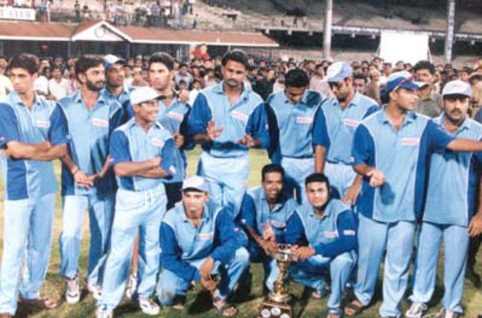 The victorious India Seniors team pose with the Challenger Trophy. Challenger Series 2000/01, Final, India v India 'A', MA Chidambaram Stadium, Chepauk, Chennai, 15 Feb 2001