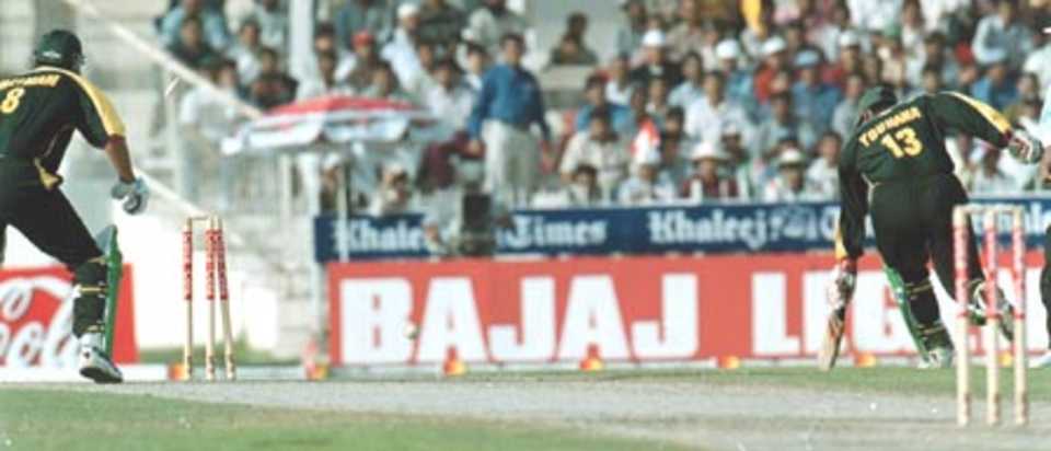 Yousuf Youhana and Inzamam involved in a rather comical run-out India v Pakistan, Coca-Cola Cup, 1999/00, Sharjah C.A. Stadium, 23 March 2000