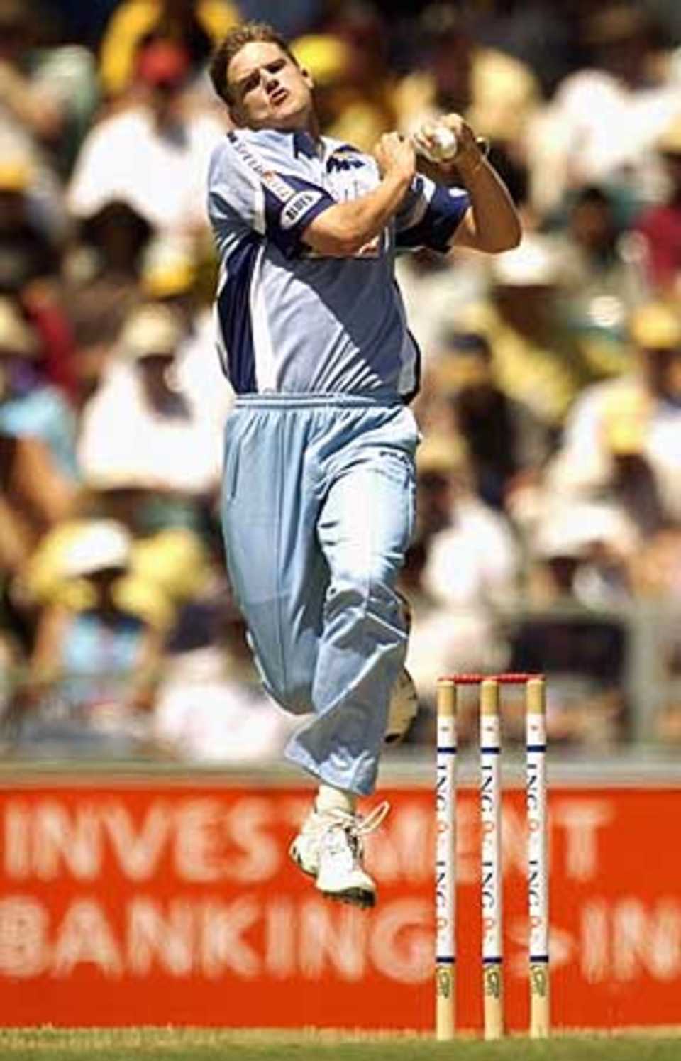 PERTH - FEBRUARY 23: Nathan Bracken of the Blues in action during the ING Cup Final between the Western Warriors and NSW Blues held at the WACA ground in Perth, Australia on February 23, 2003.