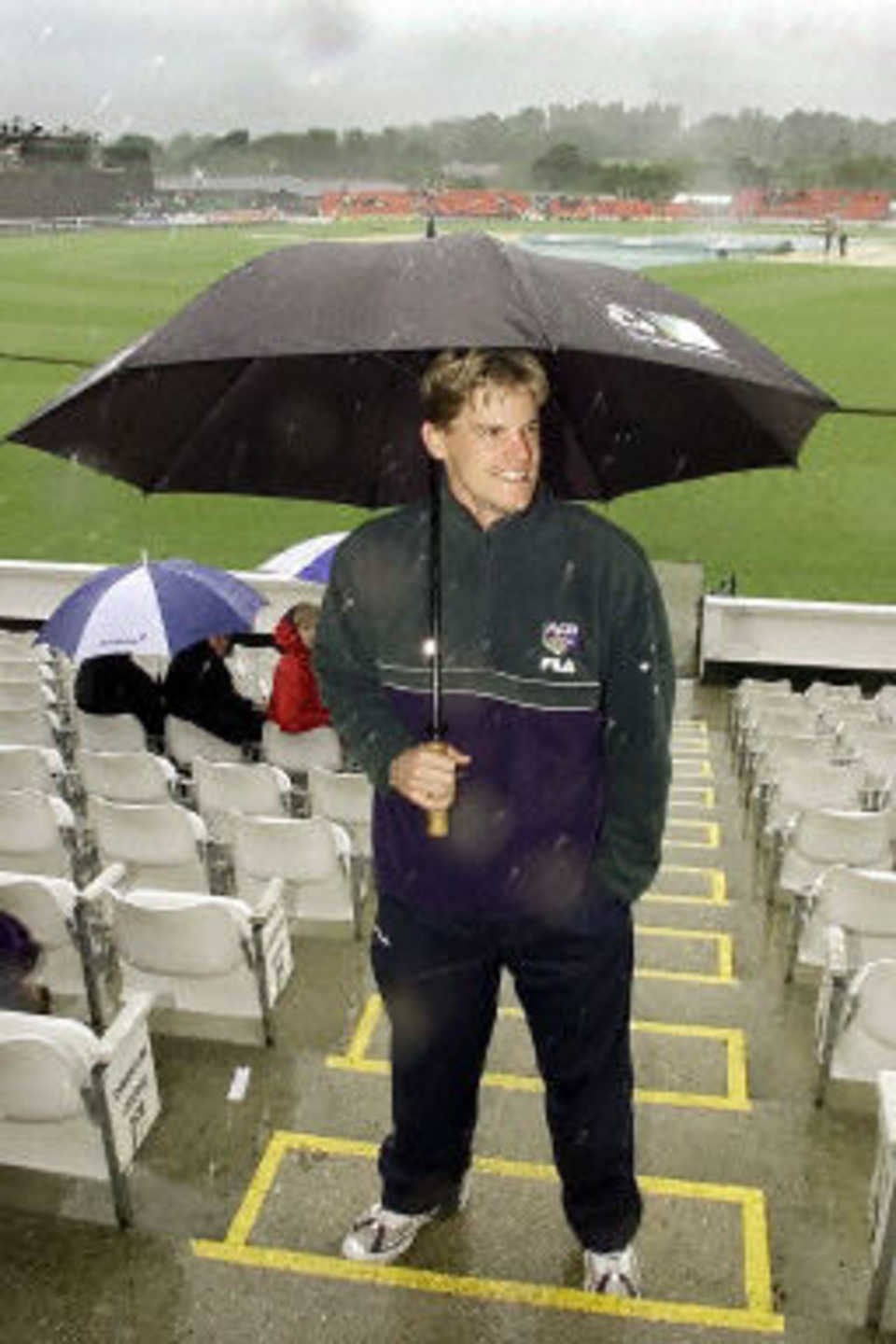Nathan Bracken surveys the English summer conditions, 6th ODI at Chester-le-Street, 16 June 2001.