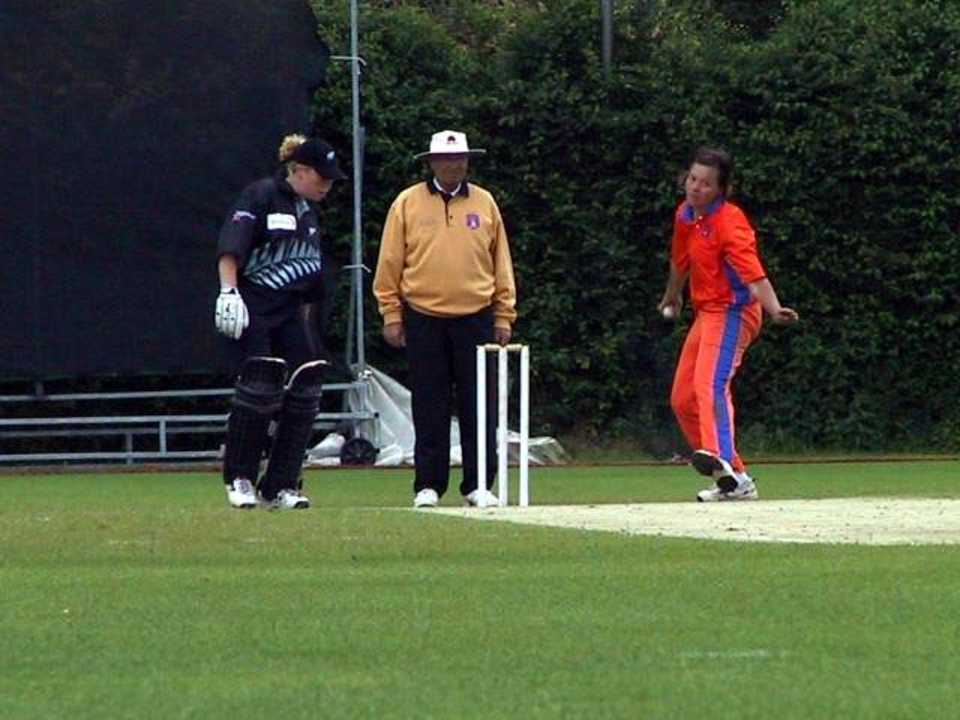 Eugenie van Leeuwen bowling for Netherlands Women v New Zealand Women, 28 June 2002