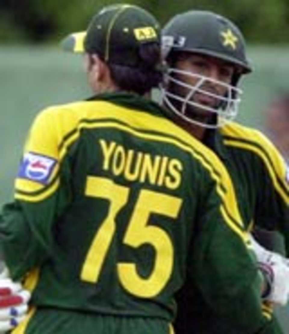 Shoaib Malik and Younis Khan scored exciting centuries against Hong Kong, Pakistan v Hong Kong, Asia Cup, 5th match, Colombo, July 18, 2004