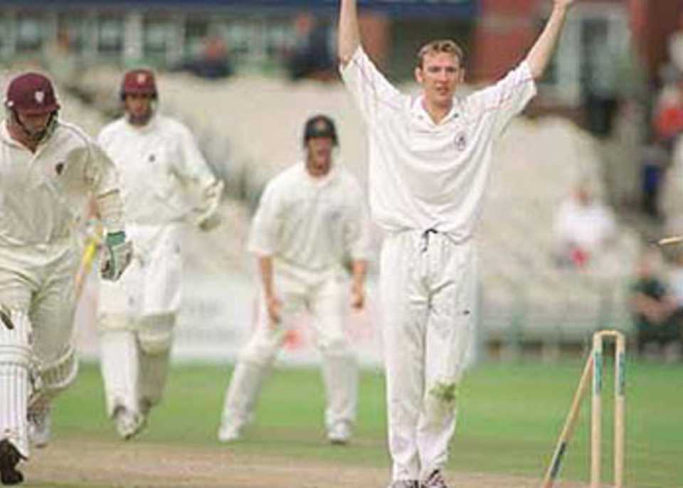 Chris Schofield watches a direct hit from Smethurst run out Jones, PPP healthcare County Championship Division One, 2000, Lancashire v Somerset, Old Trafford, Manchester, 08-10 September 2000 (Day 3).