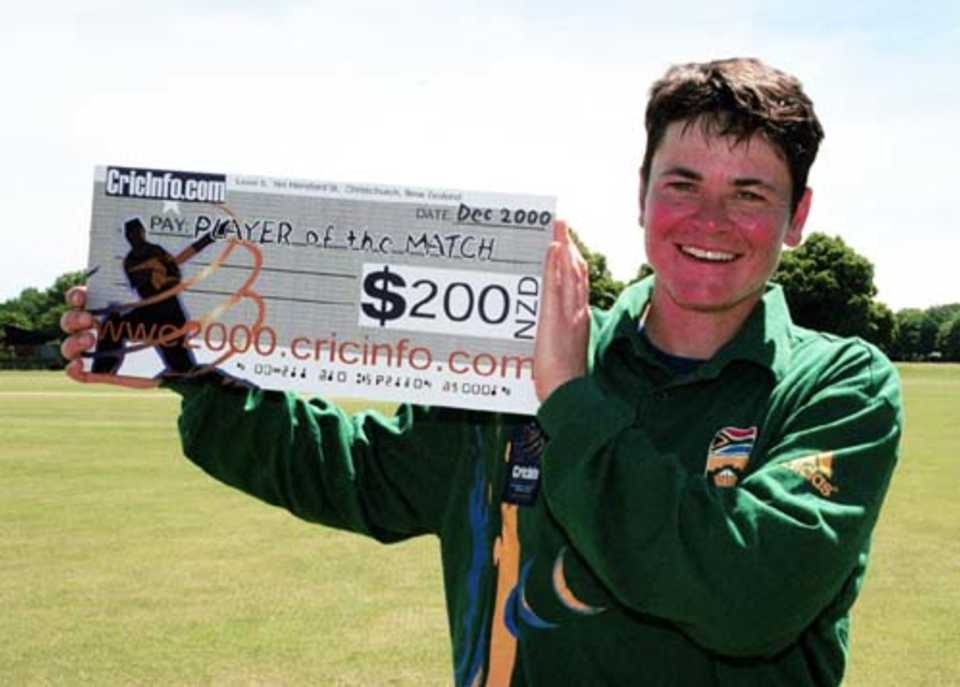 Terblanche with cheque for Player of the Match