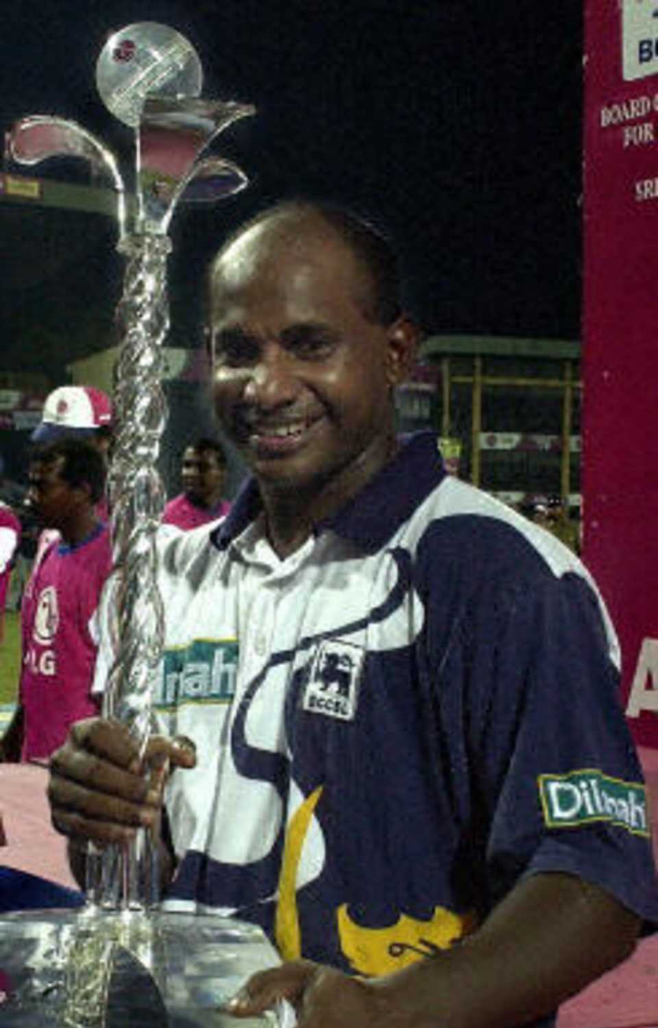 Sri Lankan skipper Sanath Jayasuriya holds the LG Abans trophy