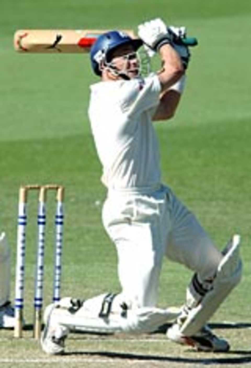 David Hussey hits out on his way to 121*, Western Australia v Victoria, Perth, December 21, 2003