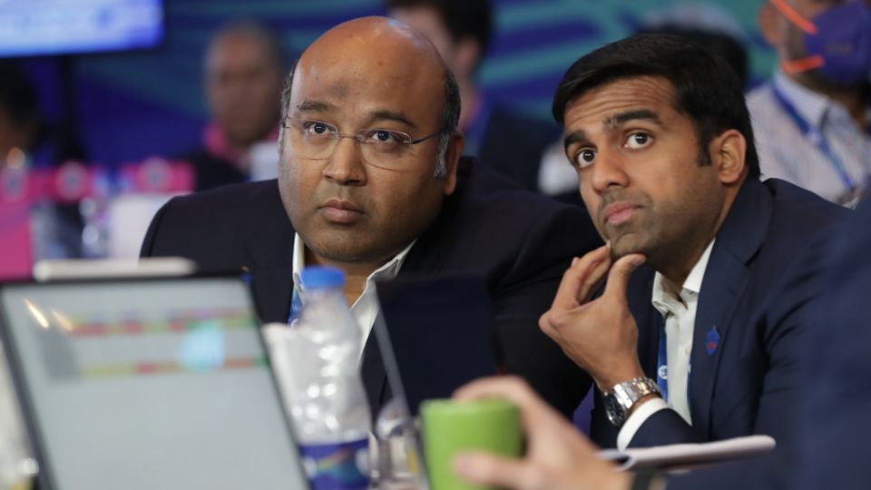 Kiran Kumar Grandhi and Sajjan Jindal of Delhi Capitals during the IPL 2022 auction, Bengaluru, February 12, 2022