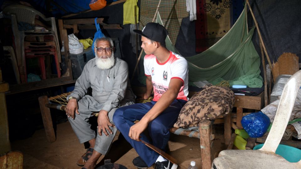 আশাস্বী জয়সওয়াল প্রশিক্ষণের সময় আজাদ ময়দানে গ্রাউন্ডসম্যানের তাঁবুতে থাকতেন
