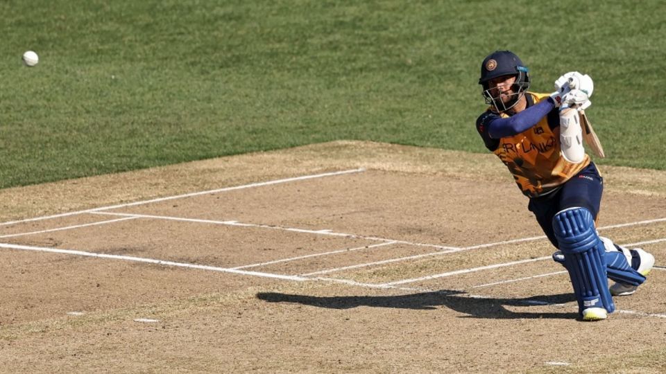 Kusal Mendis shovels the ball away, Netherlands vs Sri Lanka, Group A, First Round, T20 World Cup, Geelong, October 20, 2022