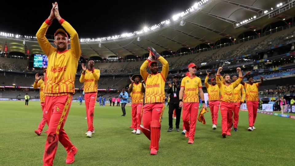 Zimbabwe's players take a victory lap around the ground, Pakistan vs Zimbabwe, Perth, T20 World Cup, October 27, 2022