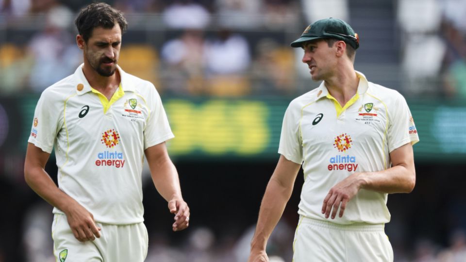 Mitchell Starc and Pat Cummins have a chat, Australia vs South Africa, 1st Test, Brisbane, 2nd Day, December 18, 2022