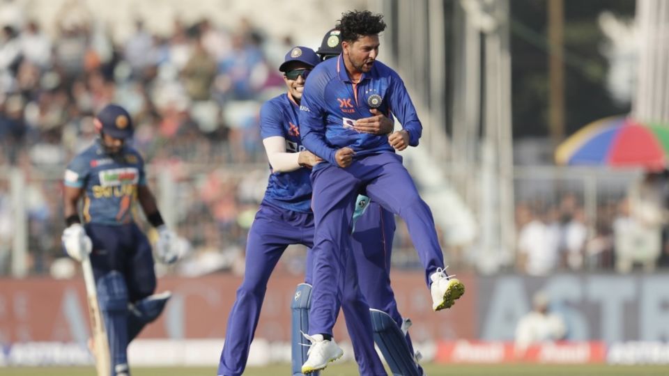 Kuldeep Yadav celebrates after bowling Dasun Shanaka out, India vs Sri Lanka, 2nd ODI, Kolkata, January 12, 2023