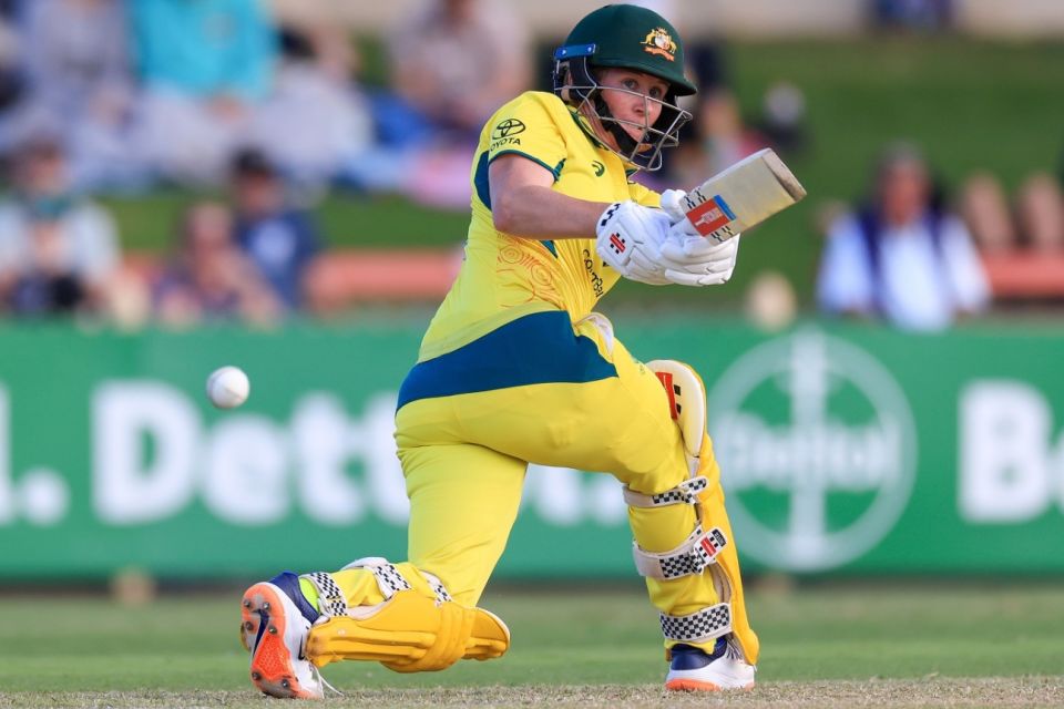 Beth Mooney was unstoppable and finished 82 not out