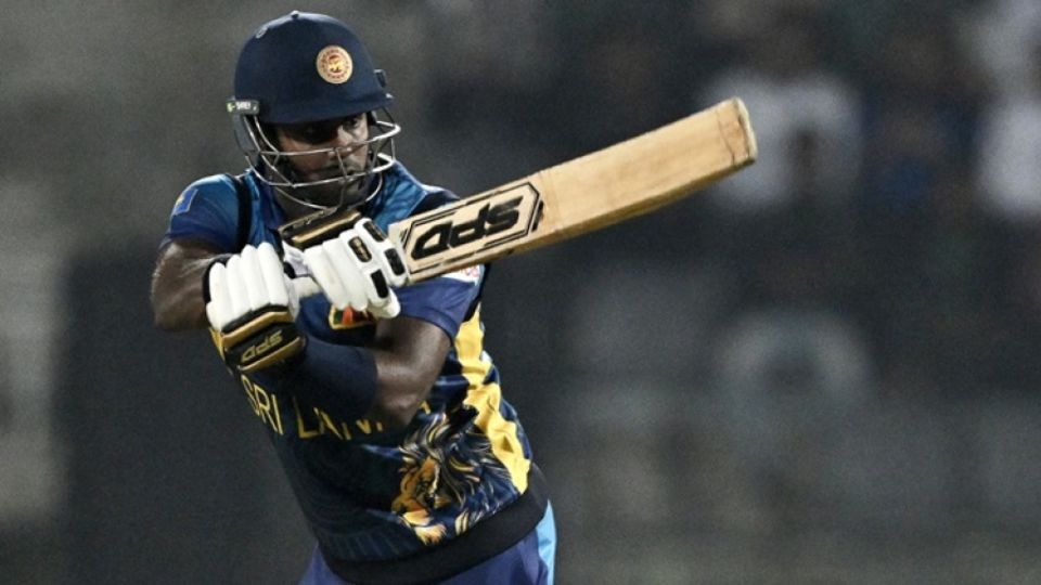 Angelo Mathews scored 32 off 21