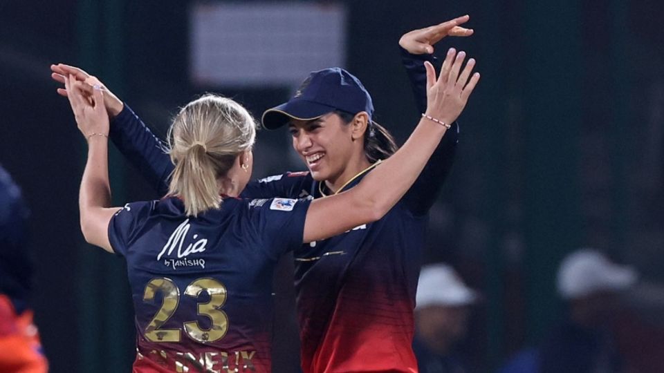 Sophie Molineux struck thrice in an over to dent Delhi Capitals