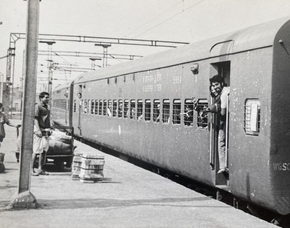 When Khushroo couldn't let Shireen leave for national duty to Pune without him - her team-mates join the fun