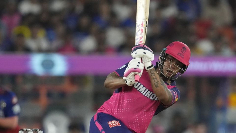 Shimron Hetmyer's boundaries kept Rajasthan Royals in control of the chase , Rajasthan Royals vs Royal Challengers Bengaluru, IPL 2024, Eliminator, Ahmedabad, May 22, 2024 