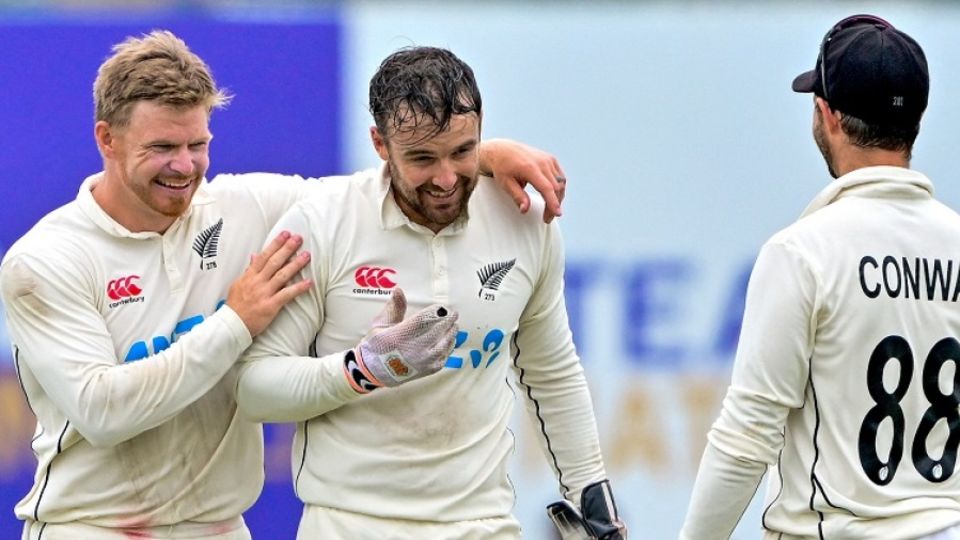 Tom Blundell took a good catch as Glenn Phillips got his third wicket, Sri Lanka vs New Zealand, 2nd Test, 2nd day, Galle, September 27, 2024