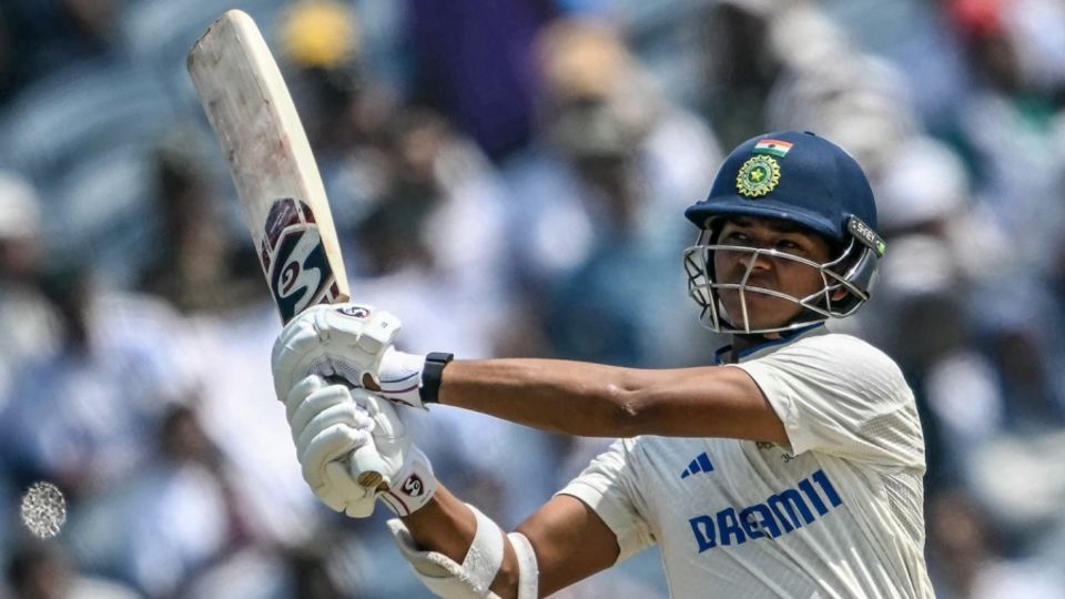 Yashasvi Jaiswal pulled the second ball of the innings for six, India vs New Zealand, 2nd Test, Pune, 3rd day, October 26, 2024