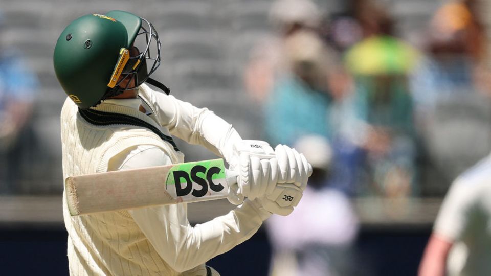 Usman Khawaja fell to a miscued hook, Australia vs India, 1st Test, 4th day, Optus Stadium, November 25, 2024