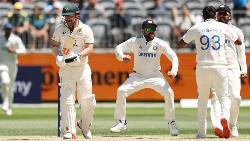 Travis Head edged behind for an excellent 89, Australia vs India, 1st Test, 4th day, Optus Stadium, November 25, 2024