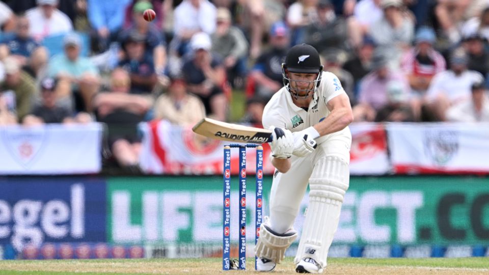 Glenn Phillips brings out the reverse-lap during his half-century, New Zealand vs England, 1st Men's Test, Day 2, Christchurch, November 29, 2024