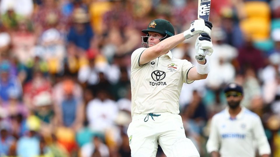 Steven Smith found his hands...and more, Australia vs India, 3rd Test, Brisbane, 2nd day, December 15, 2024