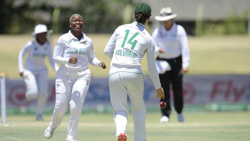 Nonkululeko Mlaba and Laura Wolvaardt celebrate, South Africa vs England, Only Women's Test, Bloemfontein, Day 3, December 17, 2024