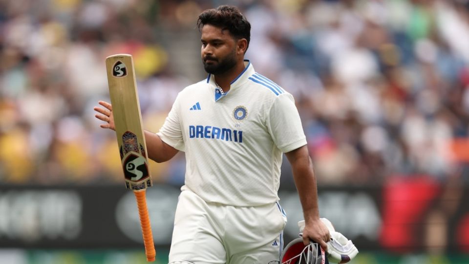 Rishabh Pant walks back after handing a leading edge to deep third, Australia vs India, 4th Test, Melbourne, 3rd day, December 28, 2024