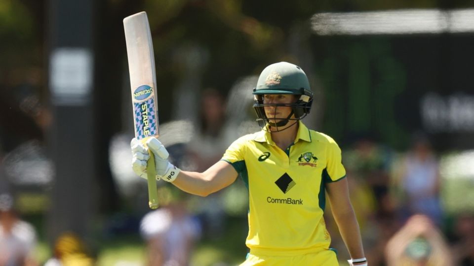 Ellyse Perry brought up her half-century with back-to-back boundaries, Australia vs England, 2nd ODI, Women's Ashes, Junction Oval, January 14, 2025