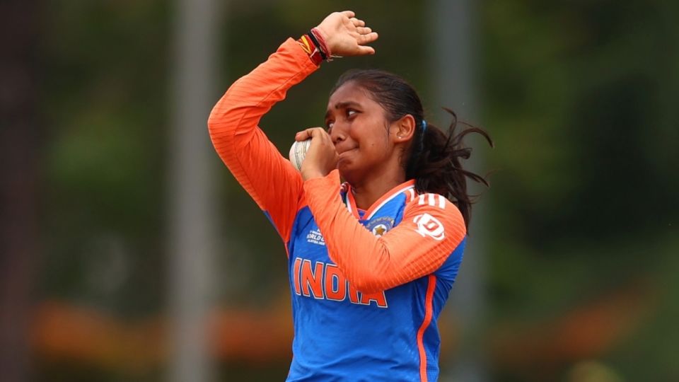 Parunika Sisodia tested England with her left-arm spin, England vs India, Women's Under-19 T20 World Cup semi-final, Bayumeas Oval, Kuala Lumpur, January 31, 2025