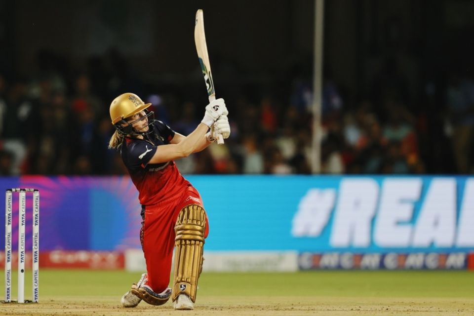 Ellyse Perry goes big, Royal Challengers Bengaluru vs Delhi Capitals, WPL 2025, Bengaluru, March 1, 2025