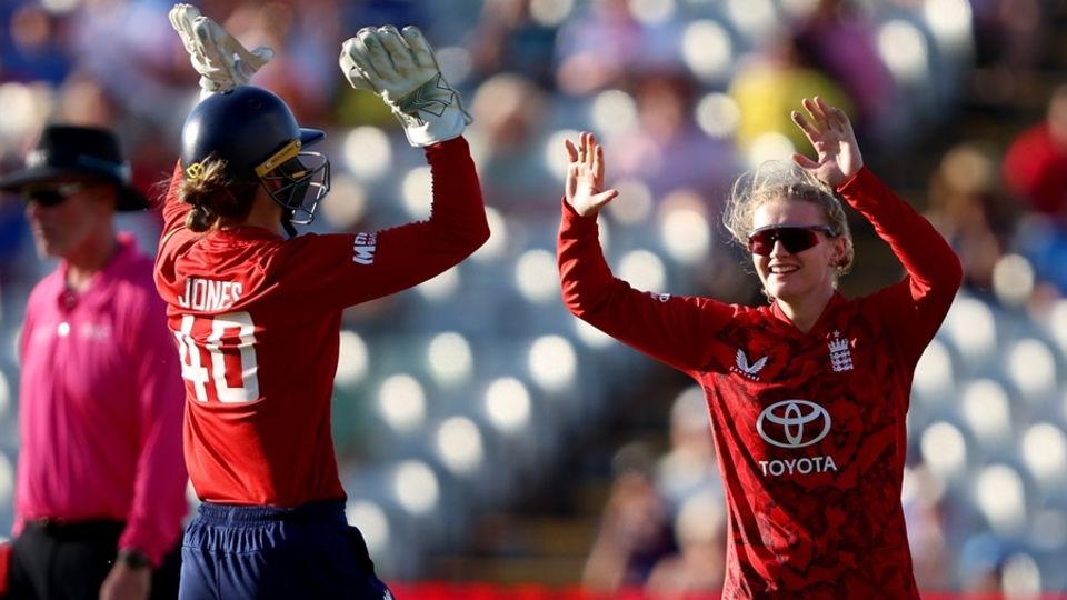 Charlie Dean celebrates after getting rid of Harmanpreet Kaur, England vs India, 5th Women's T20I, Edgbaston, July 12, 2025