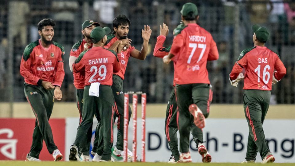 Tanzim Hasan Sakib made it five down in the powerplay, Bangladesh vs Pakistan, 2nd T20I, Mirpur, July 22, 2025